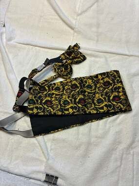 Silk set Gianni Versace Gold in Silk - 25845095,
Cumberbund & bow tie